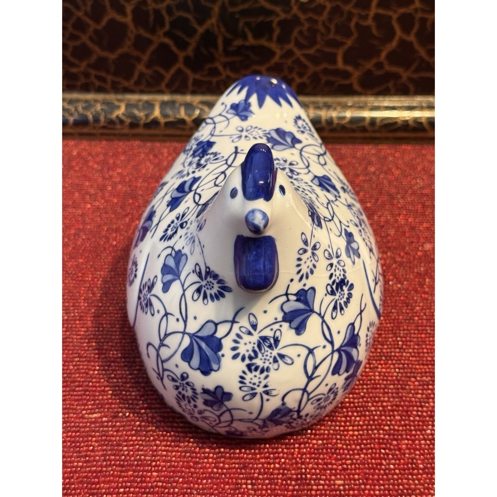 Blue & White Chinoiserie Ceramic Hen Chicken Figurine Floral Farmhouse Decor 7" - Picture 2 of 9